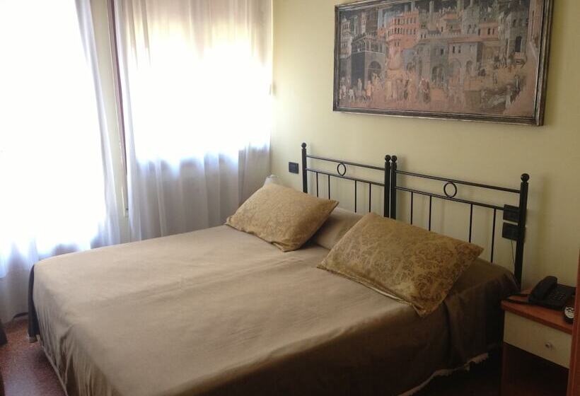 اتاق استاندارد سه نفره, Guesthouse Alloggi Agli Artisti