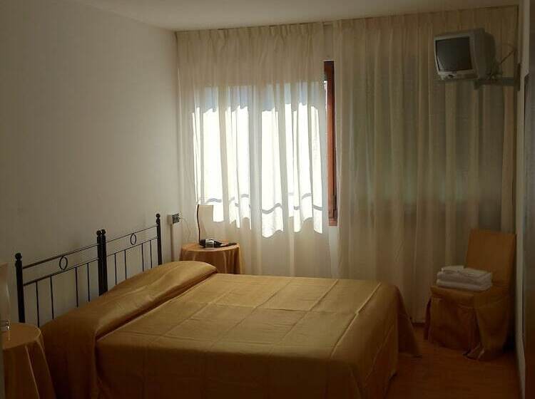 اتاق استاندارد چهار تخته, Guesthouse Alloggi Agli Artisti