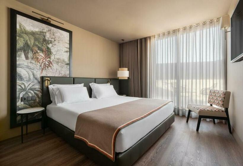 سوییت جونیور, Exe Essenzia Porto