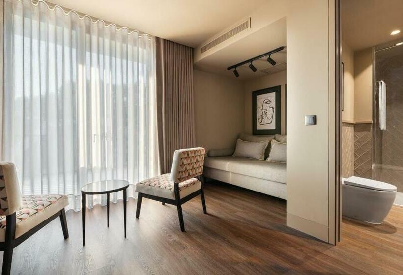 سوییت جونیور, Exe Essenzia Porto