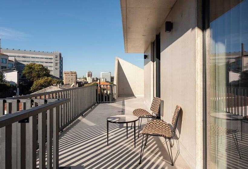 سوییت جونیور, Exe Essenzia Porto