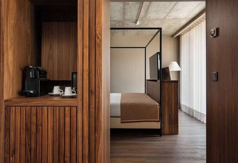 سوییت جونیور, Exe Essenzia Porto