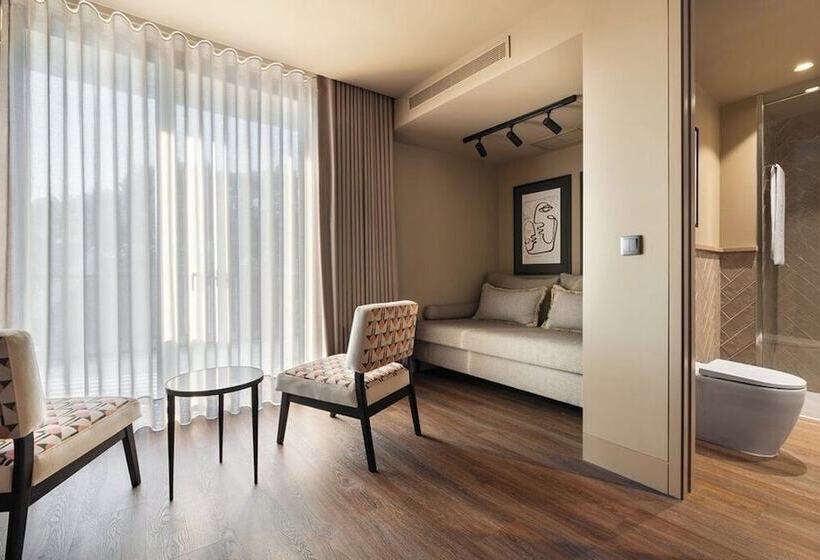 سوییت جونیور, Exe Essenzia Porto