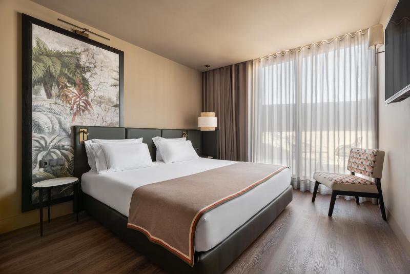 سوییت جونیور, Exe Essenzia Porto