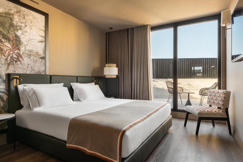 سوییت جونیور, Exe Essenzia Porto