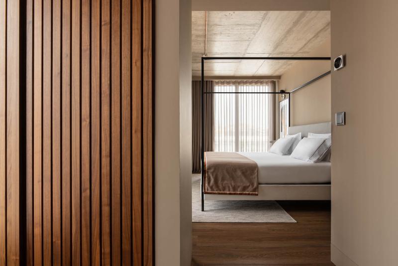 سوییت جونیور, Exe Essenzia Porto