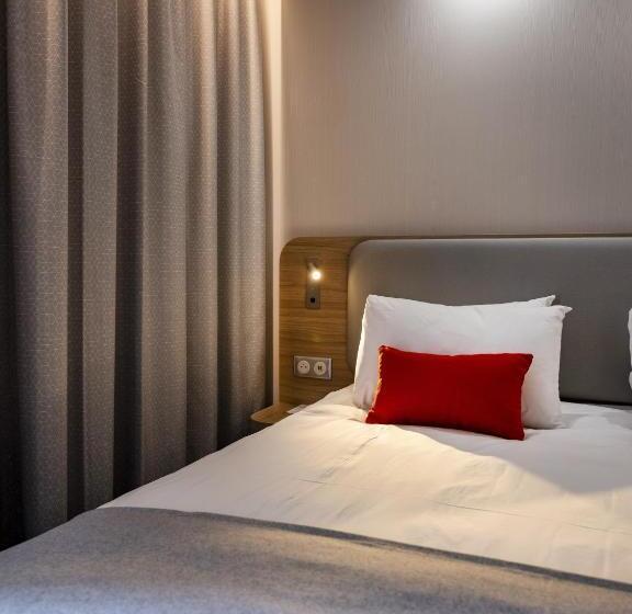 シティビューのスーペリアルーム, Holiday Inn Express   Nice   Grand Arenas, An Ihg