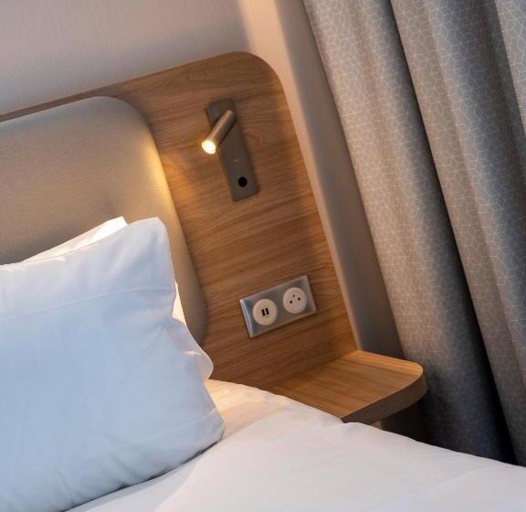 シティビューのスーペリアルーム, Holiday Inn Express   Nice   Grand Arenas, An Ihg