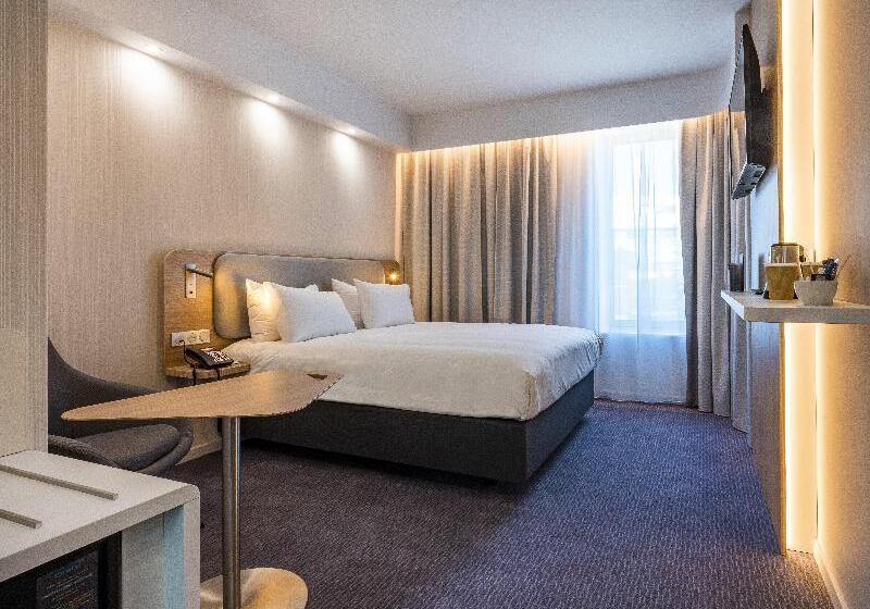 장애인을 위한 스탠다드 룸, Holiday Inn Express   Nice   Grand Arenas, An Ihg