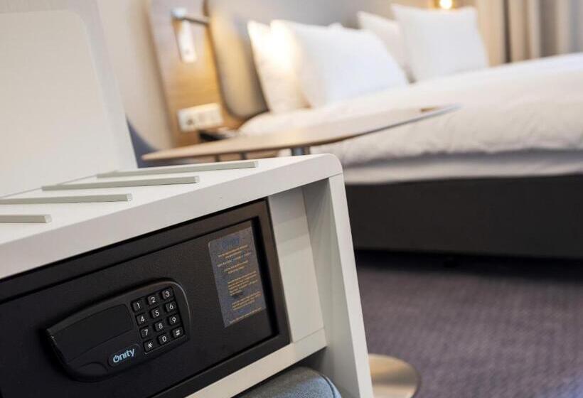 シティビューのスーペリアルーム, Holiday Inn Express   Nice   Grand Arenas, An Ihg