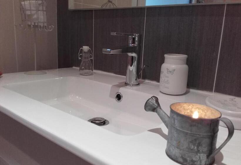 غرفة قياسية, Jeanne Et Compagnie