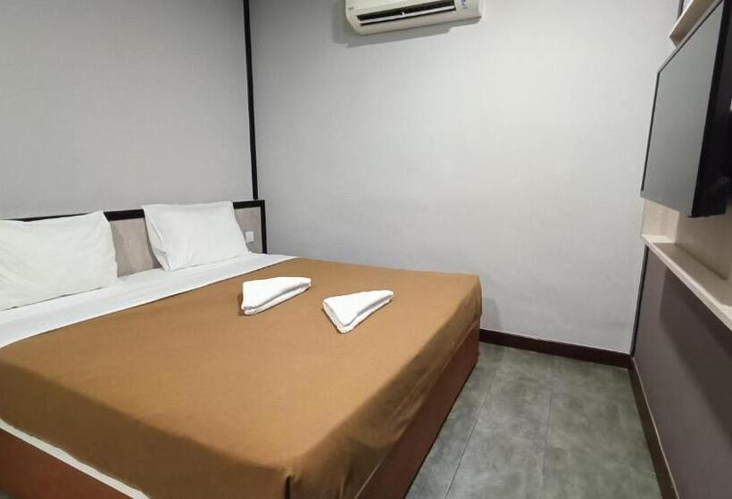 キングサイズベッドのデラックスルーム, Urban Inn, Jitra
