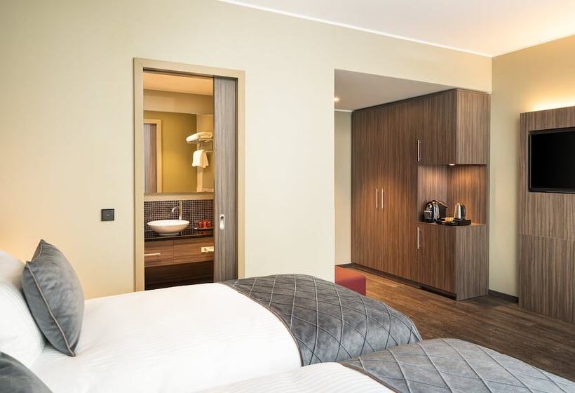 Номер Superior, Leonardo Hotel Eschborn Frankfurt