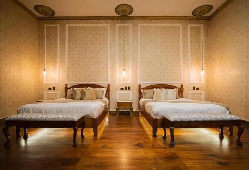 اتاق لوکس سه تخته, Casa Bolívar Hotel Museo
