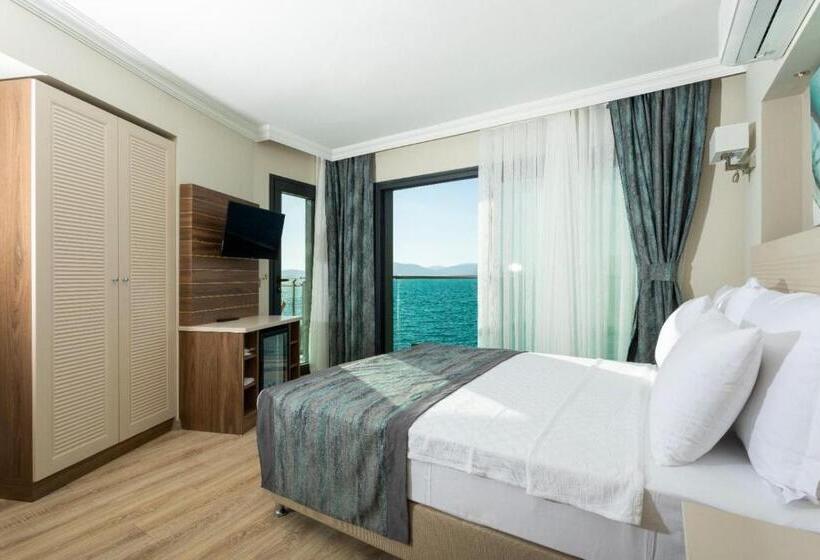 اتاق لوکس با چشم‌انداز دریا, Gulluk Yalı Boutique Otel