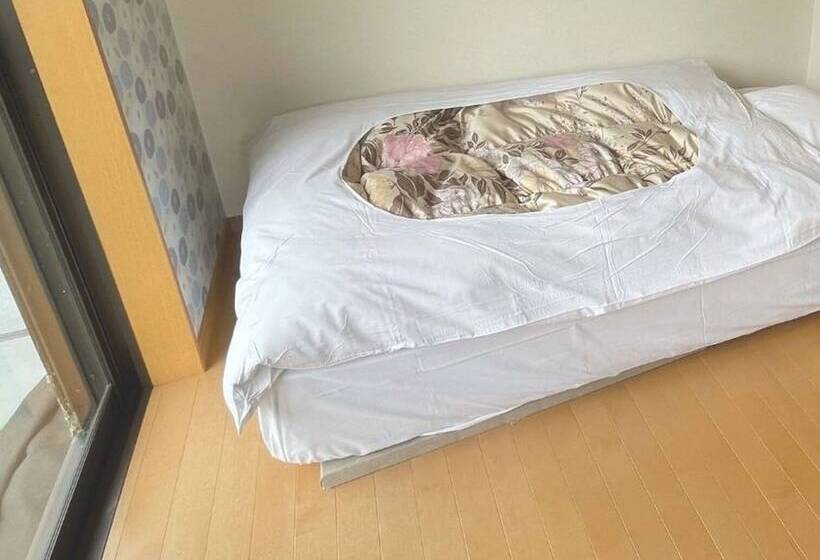 Deluxe Neljän Hengen Huone, Isodokei