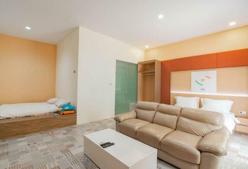 Семейный Номер, Sans Resort Parung Bogor