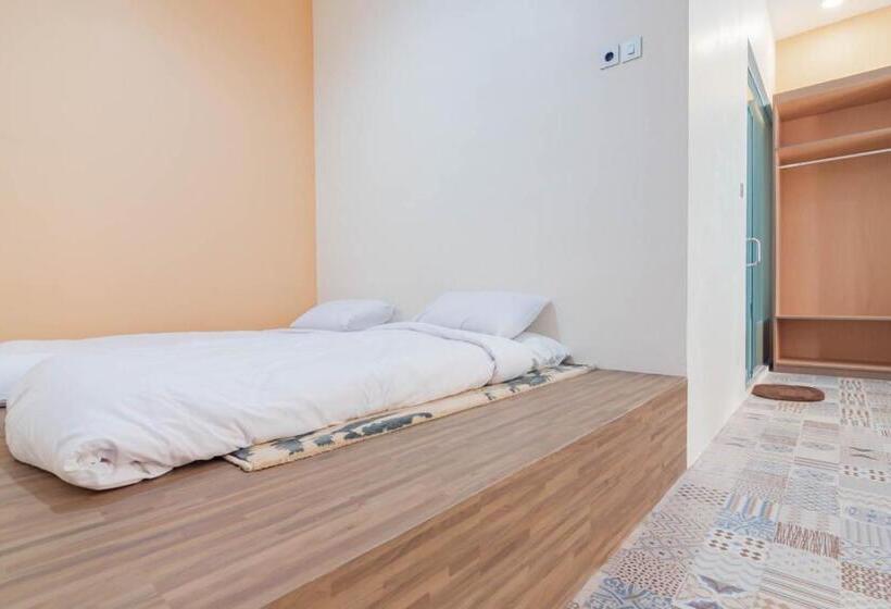 Семейный Номер, Sans Resort Parung Bogor