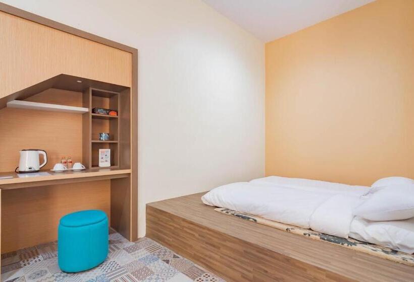 Семейный Номер, Sans Resort Parung Bogor