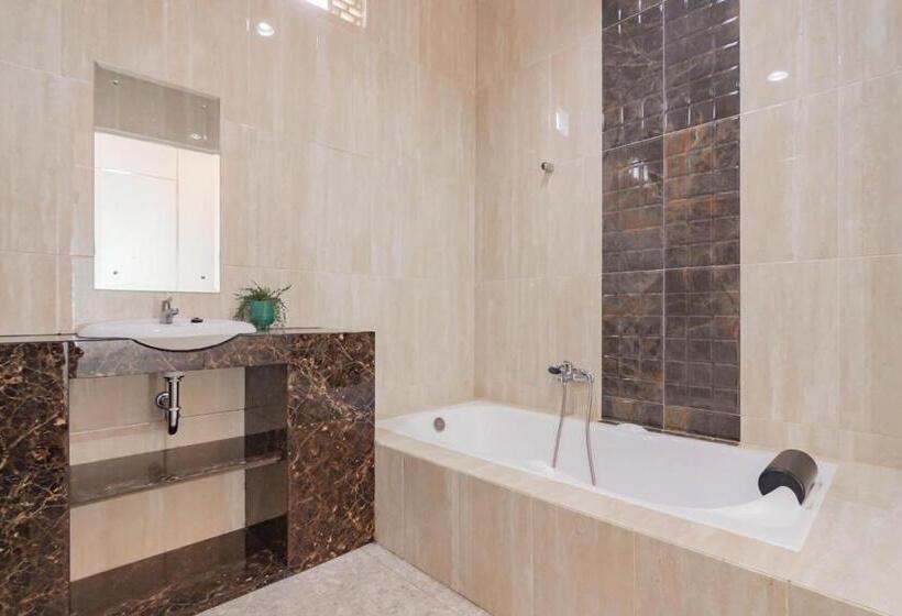 Семейный Номер, Sans Resort Parung Bogor