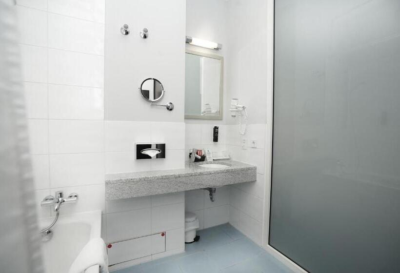 חדר ביזנס, The Atrium