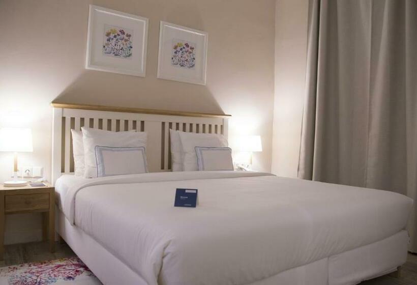 غرفة قياسية, The Best Centric