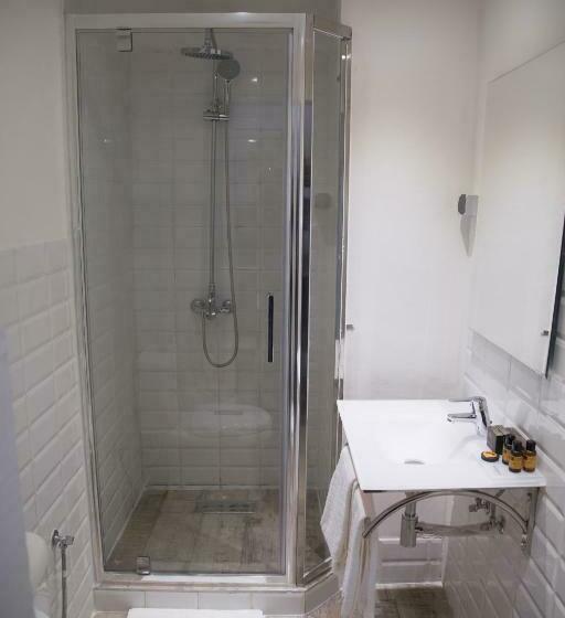 غرفة قياسية, The Best Centric