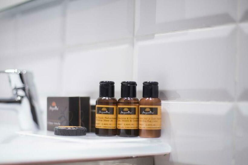 غرفة قياسية, The Best Centric