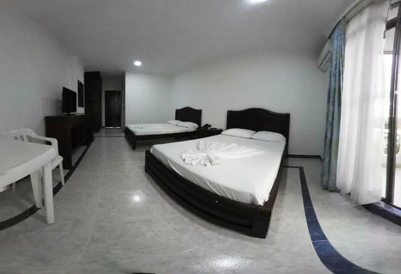 スタンダード4人部屋, Zahira Hotel Melgar