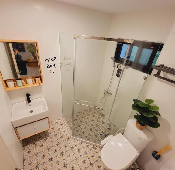 اتاق لوکس چهار تخته, Red Rose B&b漫楓宿民宿 桃園市民宿110號