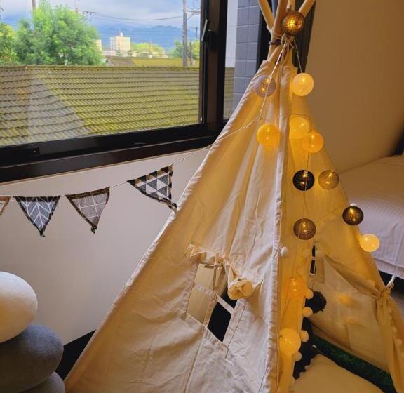 اتاق لوکس چهار تخته, Red Rose B&b漫楓宿民宿 桃園市民宿110號