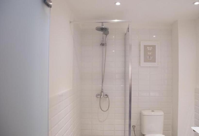 غرفة ديلوكس, The Best Centric