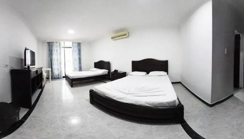 スタンダード4人部屋, Zahira Hotel Melgar