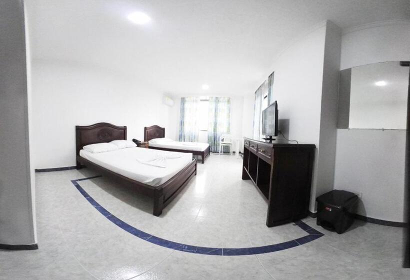 4인용 스탠다드 룸, Zahira Hotel Melgar