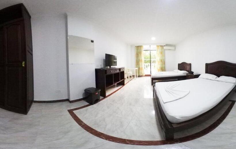 スタンダード４人部屋, Zahira Hotel Melgar