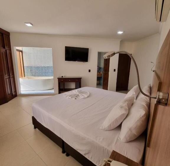 스위트, Zahira Hotel Melgar