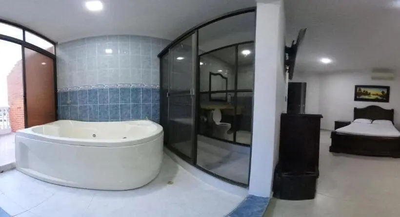 スイート, Zahira Hotel Melgar