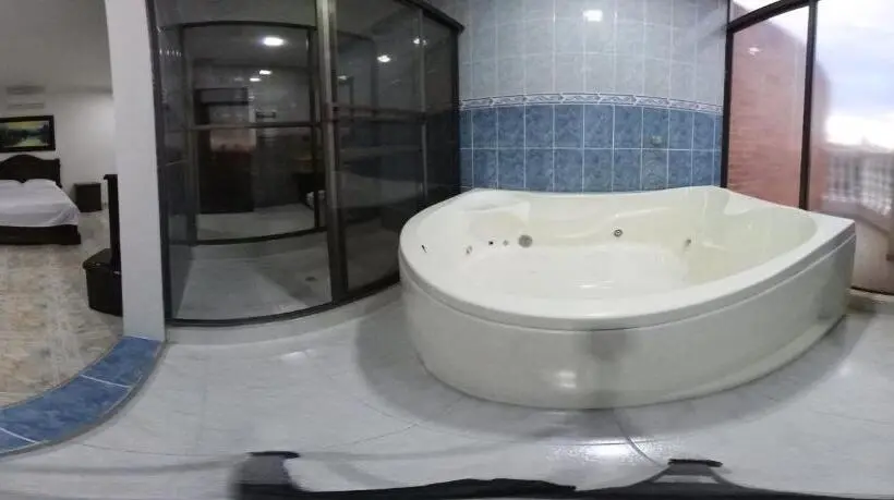 スイート, Zahira Hotel Melgar