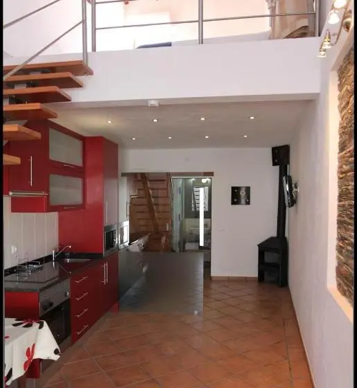 スタンダードスタジオ, Casa De Pedrógão