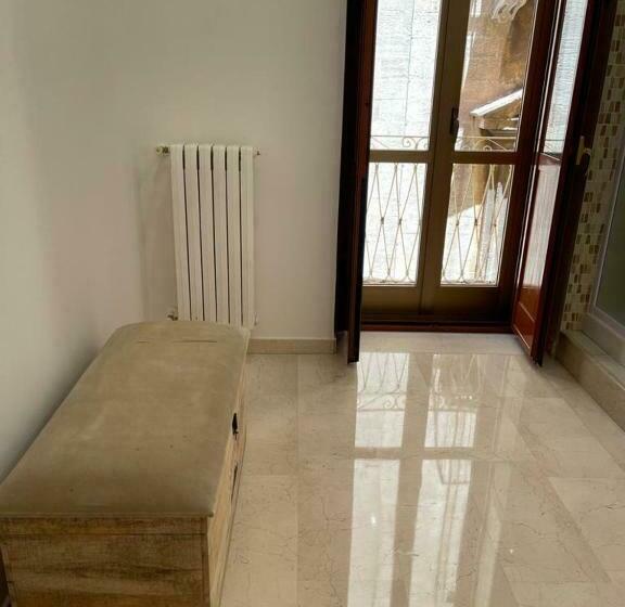 اتاق استاندارد سه نفره, Suite San Cataldo