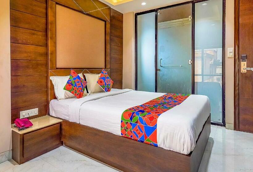 Quarto deluxe, Fabhotel Eros 211   Nr Sreebhumi