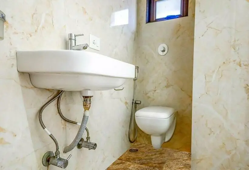 デラックスルーム, Fabhotel Eros 211 Nr Sreebhumi