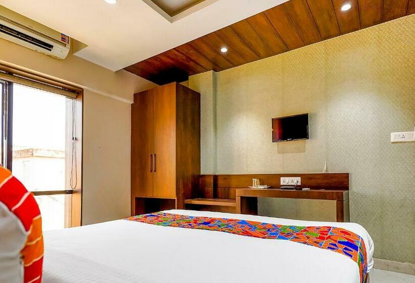 Quarto Familiar, Fabhotel Eros 211   Nr Sreebhumi