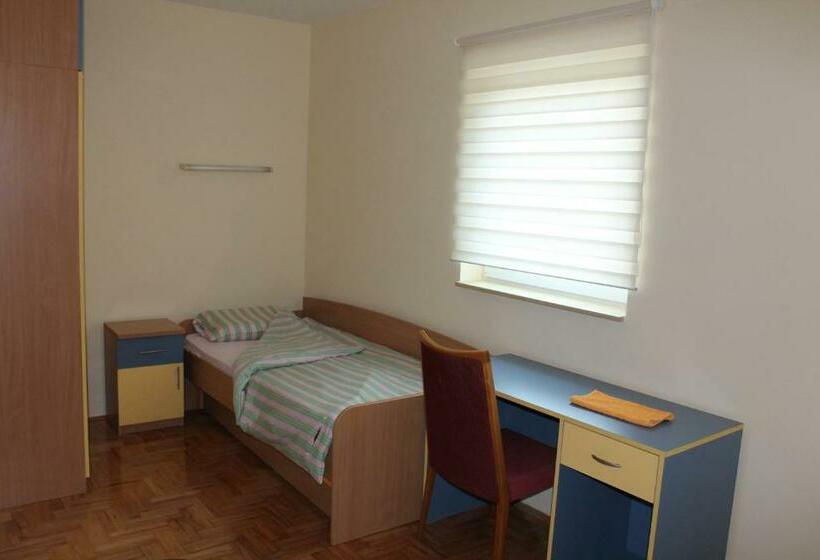 اتاق لوکس یک تخته, Hostel Teresianum