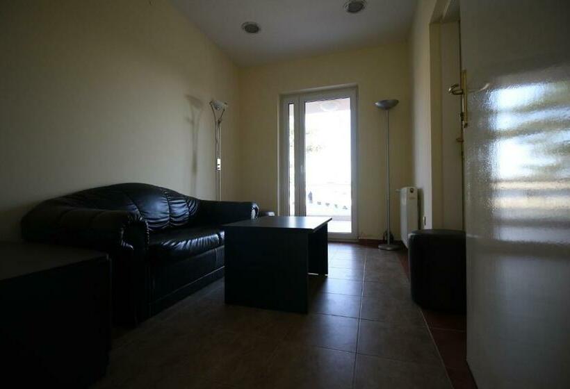 اتاق استاندارد یک تخته با سرویس بهداشتی مشترک, Hostel Teresianum