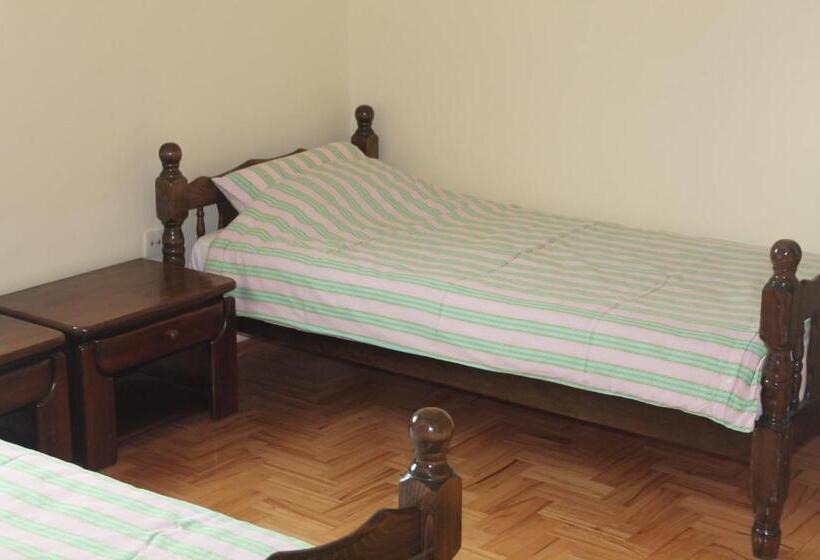 اتاق استاندارد با سرویس بهداشتی مشترک, Hostel Teresianum