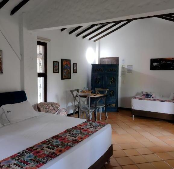 带露台的小型套房, Villa Juana