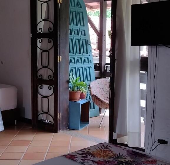 带露台的小型套房, Villa Juana