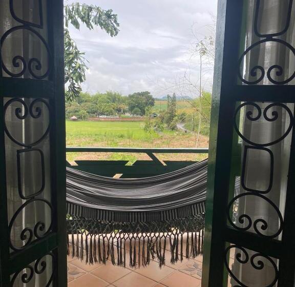 带花园景观和一个卧室的别墅, Villa Juana