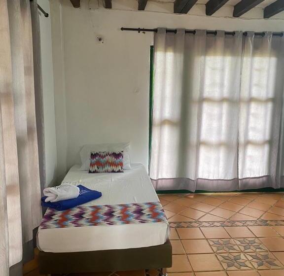 带花园景观和一个卧室的别墅, Villa Juana